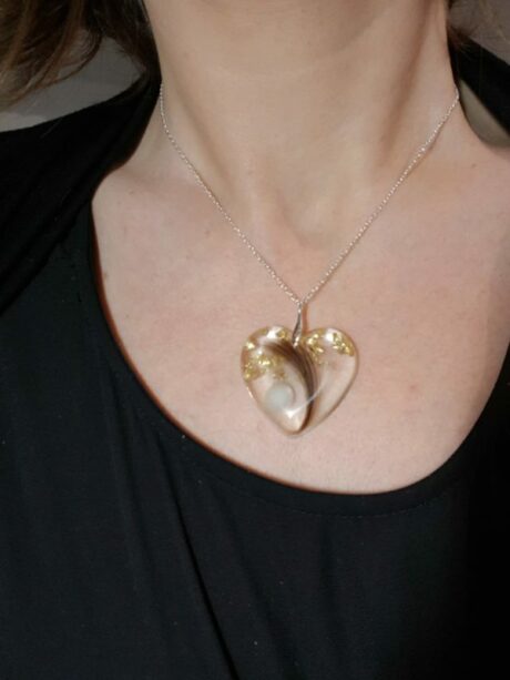 Le-Bijou-de-Maman-bijoux-lait-maternel-personnalises-souvenir-collier-mon-arbre-dore-2