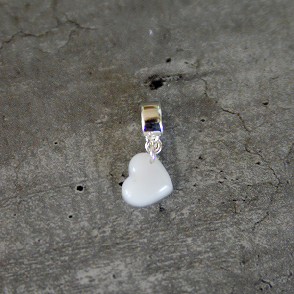 Le-bijou-de-maman-bijou-personnalisable-breloque-ma-breloque-coeur-coeur-lait