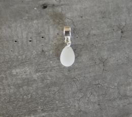 Le-bijou-de-maman-bijou-personnalisable-breloque-ma-breloque-goutte-de-lait