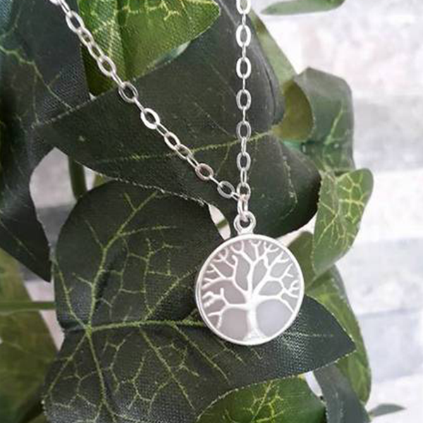 Le-Bijou-de-Maman-bijoux-lait-maternel-personnalises-souvenir-collier-ma-vie