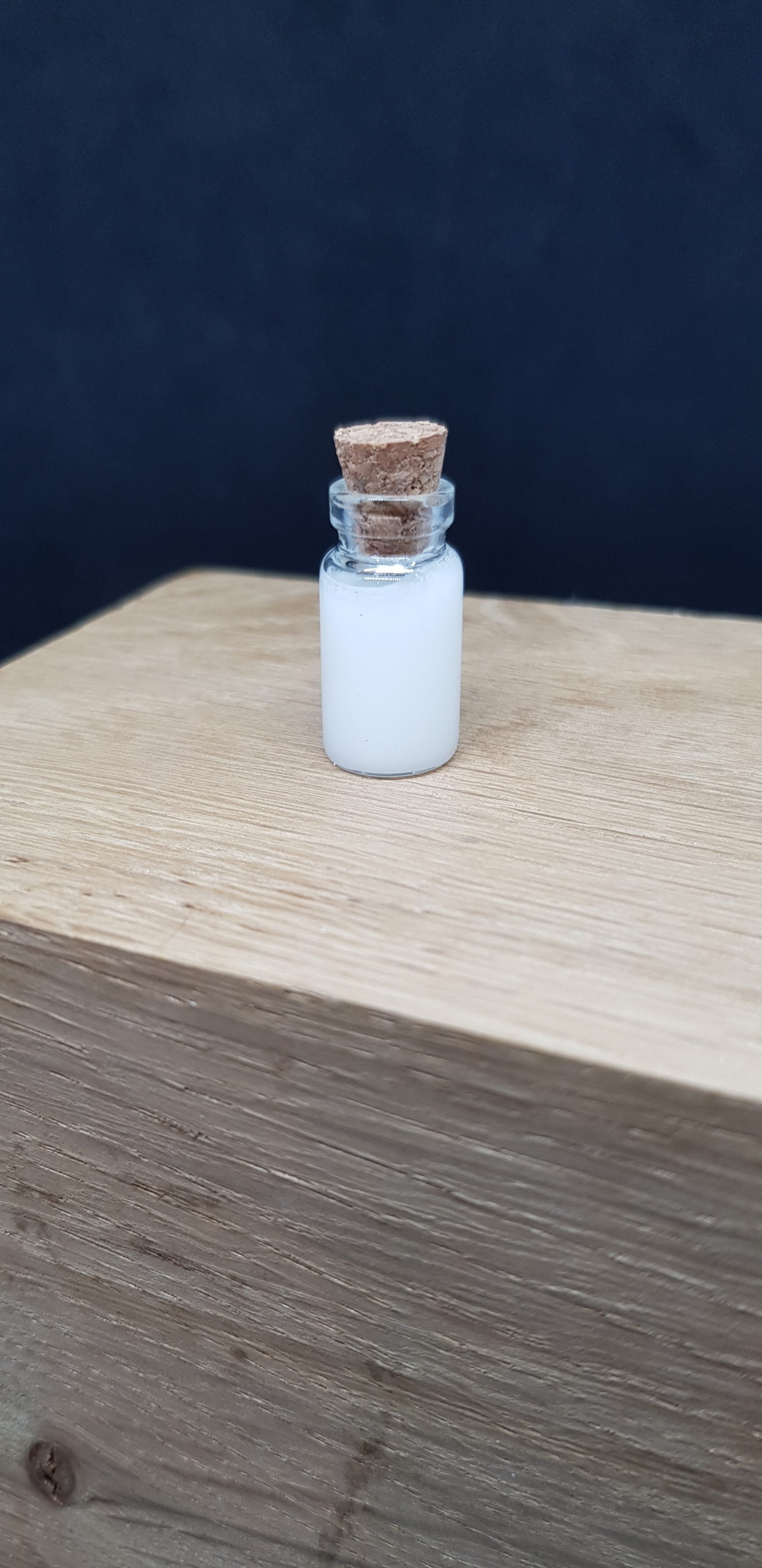 Le-Bijou-de-Maman-bijoux-lait-maternel-personnalises-souvenir-ma-fiole-de-lait