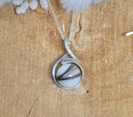 Le-Bijou-de-Maman-bijoux-lait-maternel-personnalises-souvenir-collier-ma-goutte-perlee