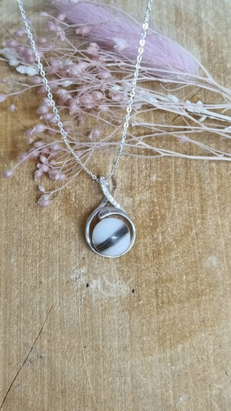 Le-Bijou-de-Maman-bijoux-lait-maternel-personnalises-souvenir-collier-ma-goutte-perlee-3