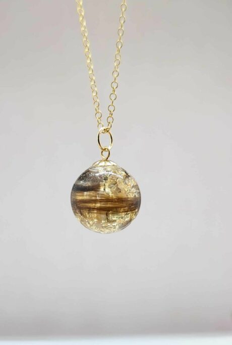 Le-Bijou-de-Maman-bijoux-lait-maternel-personnalises-souvenir-collier-ma-bulle-dor-mechee-2