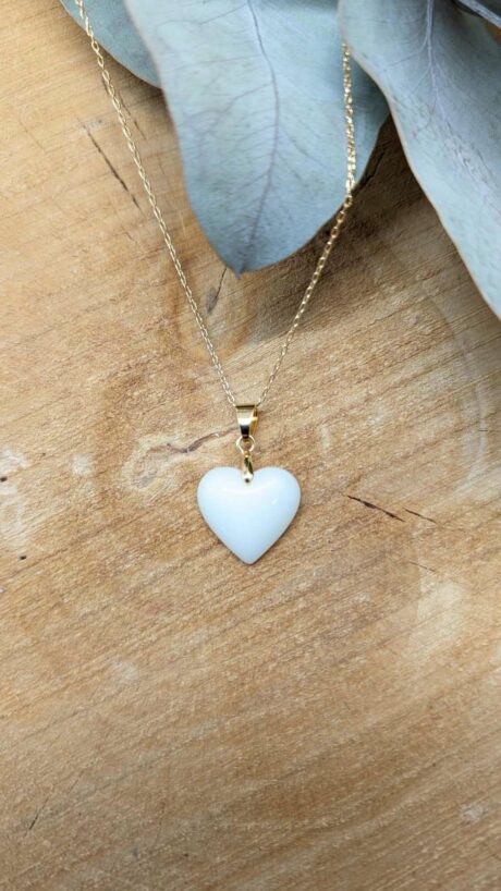 Le-bijou-de-maman-bijoux-de-lait-maternel-bijoux-personnalisables-mon-collier-doré-coeur