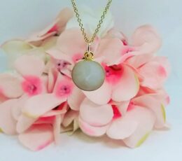 Mon collier médaillon couleur or