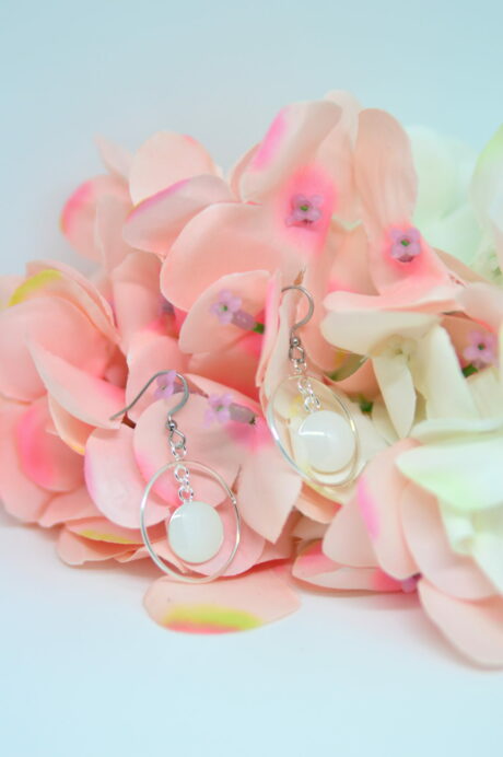 Le-Bijou-de-Maman-bijoux-lait-maternel-personnalises-souvenir-boucles-oreilles-boucles-pendantes-rondes