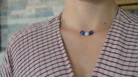 Le-Bijou-de-Maman-bijoux-lait-maternel-personnalises-souvenir-collier-gemme-lapis-lazuli