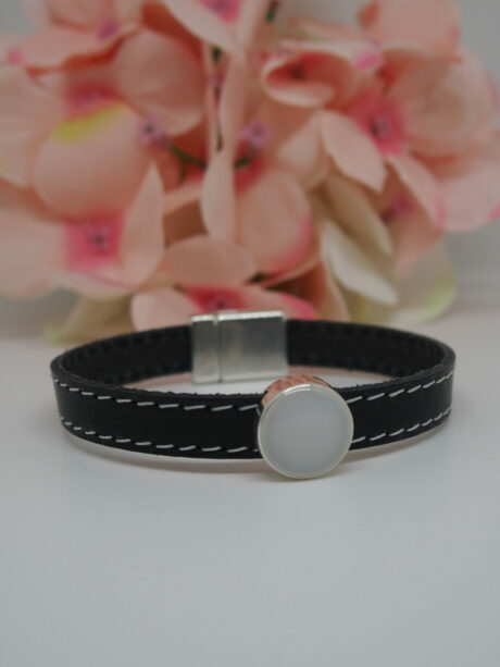 Le-Bijou-de-Maman-bijoux-lait-maternel-personnalises-souvenir-homme-bracelet-médaillon-cuir