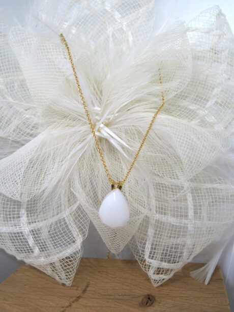 Collier doré goutte