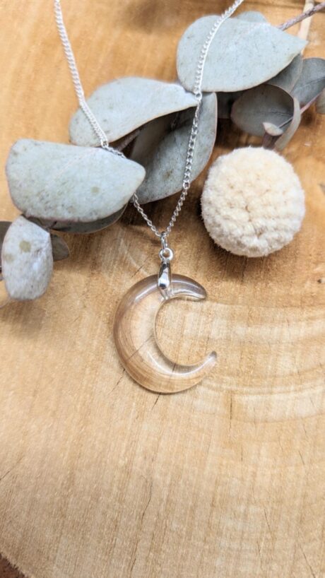 Le-Bijou-de-Maman-bijoux-lait-maternel-personnalises-souvenir-collier-lune