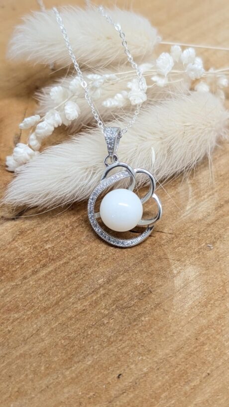 Le-Bijou-de-Maman-bijoux-lait-maternel-personnalises-souvenir-collier-ma-fleur-perlée